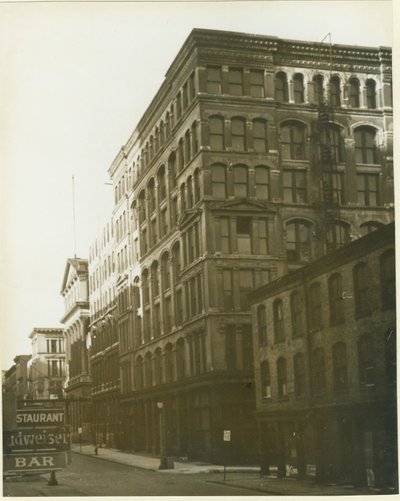 Vue vers le nord sur Third Street (Memorial Drive) depuis Pine Street - Ralph K. Traber